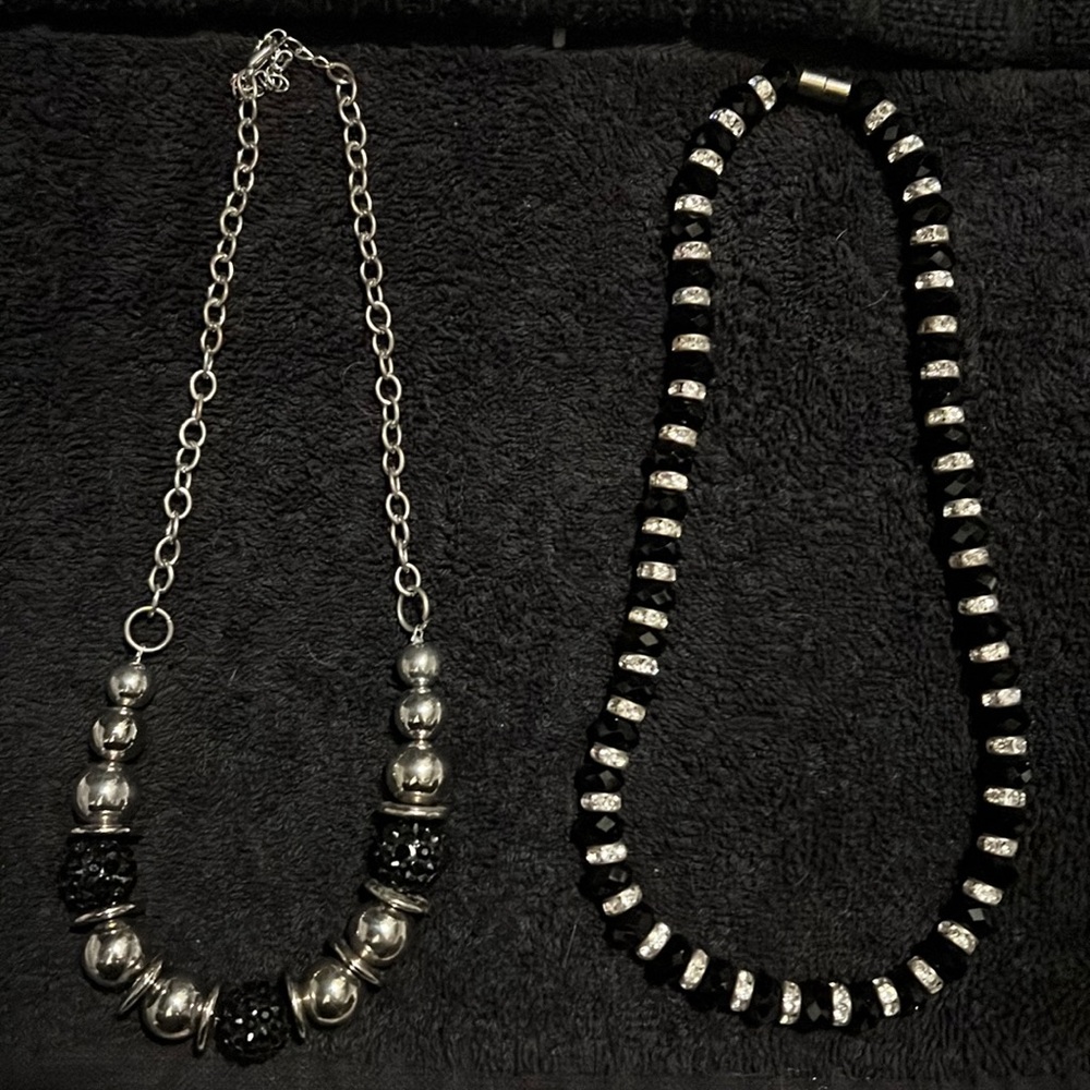 Excellent Condition Lot of 4 Necklaces